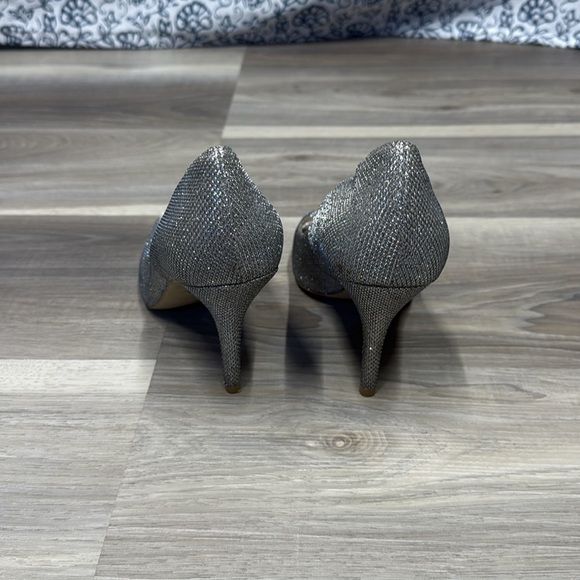 🏁 Enzo Angiolini Women's Silver Peep-Toe Heels size 8.5 - Picture 6 of 9